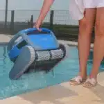 Dolphin M 550 Robotic Pool Cleaner-8