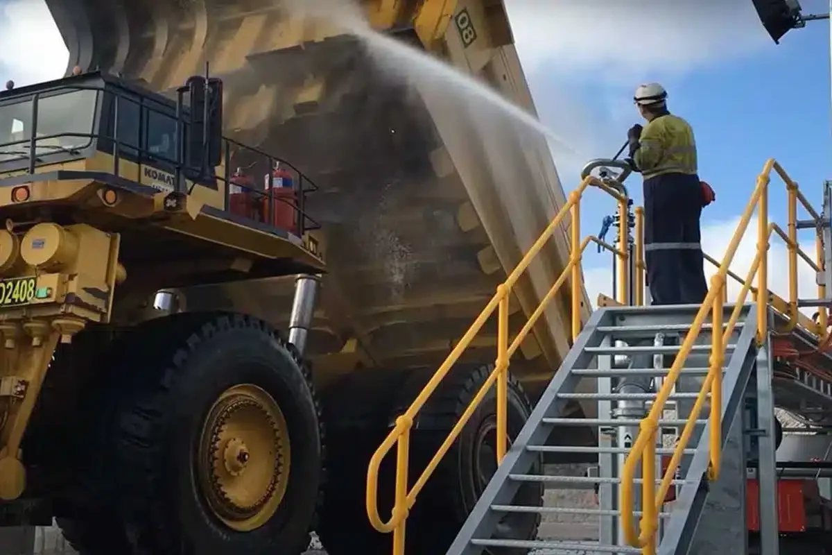 Heavy Vehicle Wash Bay